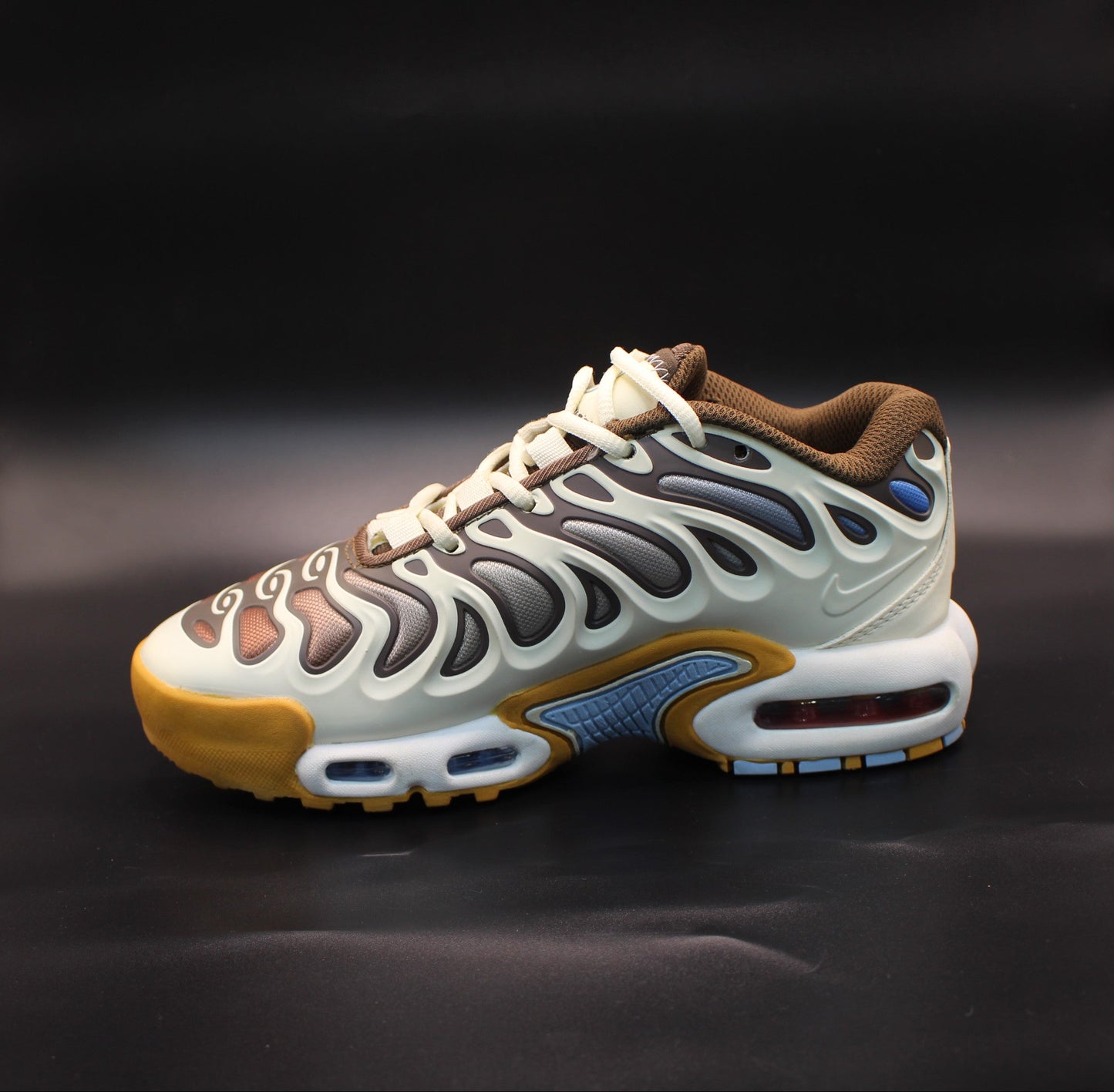 Nike Air Max Plus Drift - Hyper Crimson (Brown/Beige)